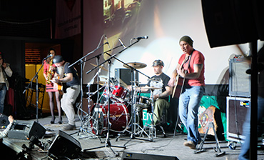 Частное мероприятие, аренда звука и бэклайна для живого выступление рок-группы. Фото 12   - в портфолио Renta Pro (Рента Про)