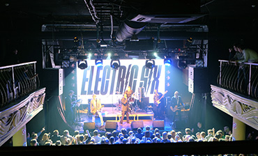 Аренда звукового оборудования, бэклайна. Техническое обеспечение концерта Electric Six Фото 5   - в портфолио Renta Pro (Рента Про)